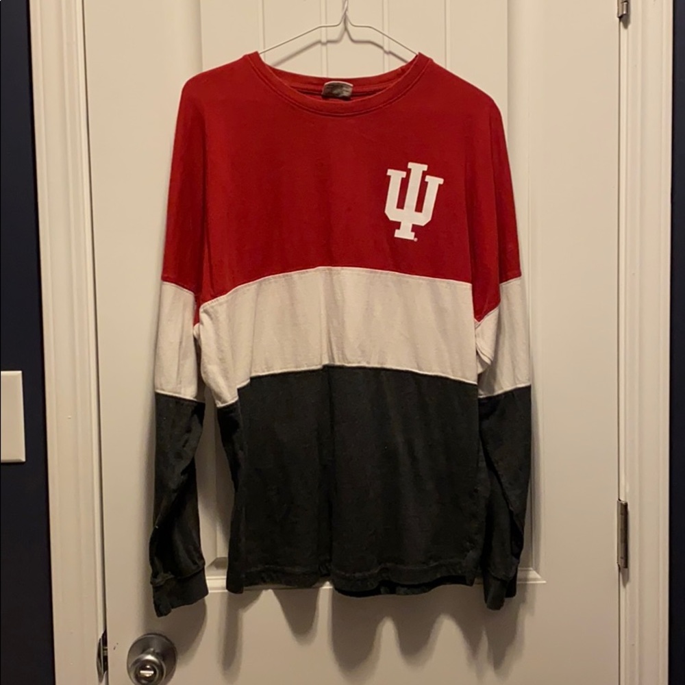 IU long sleeve tee